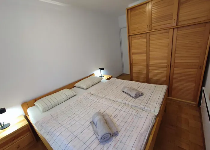 Apartma Mirko דירה *