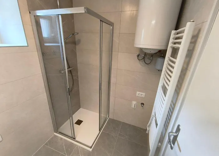 Apartma Mirko דירה *